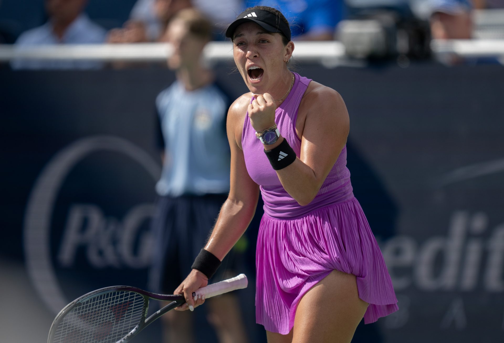 Пегула в 3-часовом матче выбила Свентек из турнира WTA 1000 в Цинциннати