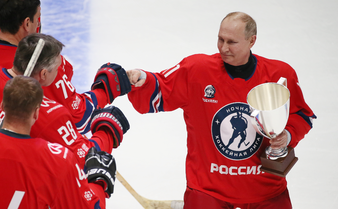 Путин играет в хоккей с двойниками? Появились уникальные кадры игры на льду: детали, аналитика и ход событий