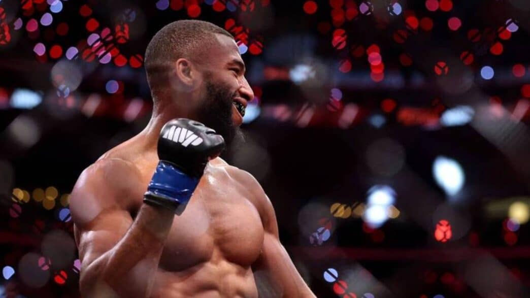 Хукер против Парнаса на UFC Париж: битва за возрождение