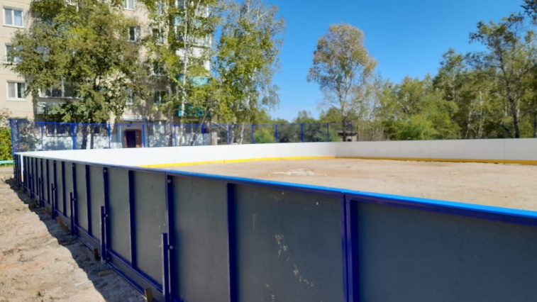 В Архаре открылась уникальная библиотека с хоккейной зоной