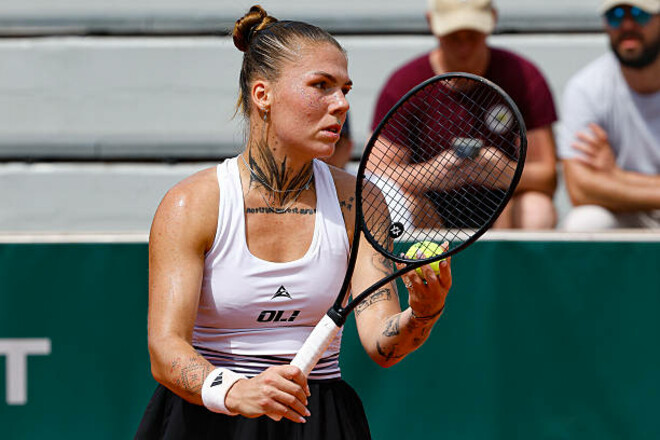 Александра Олейникова драматично уступила россиянке Шнайдер и покинула Roland Garros-2026
