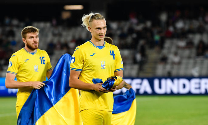 Ошибки УЕФА не было. Игрок сборной Украины по футболу М. Таловеров действительно родился в России
